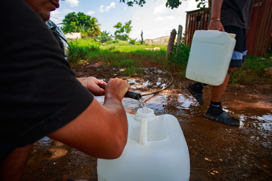 La Habana enfrenta escasez de agua: ciudadanos buscan soluciones alternativas