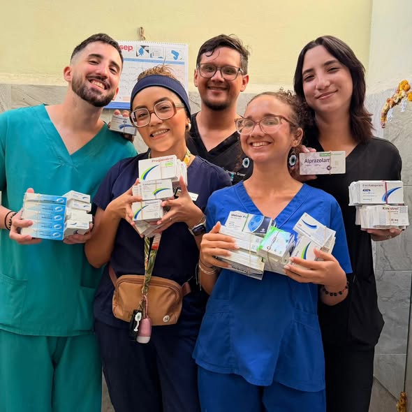 Juventud Palestina dona medicamentos a hospitales de La Habana