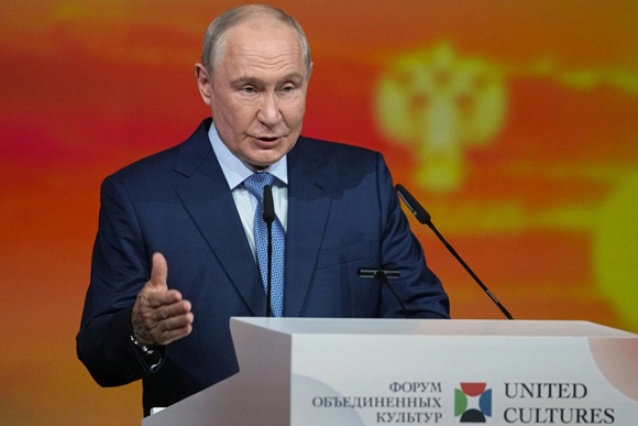Putin acusa a Ucrania de atacar Rusia durante elecciones y frenar negociaciones