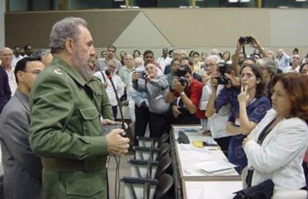 Mesa Redonda presenta 'Háblame de Fidel' con testimonios de periodistas cubanos