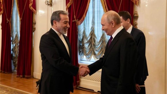 Putin se reúne con canciller de Irán