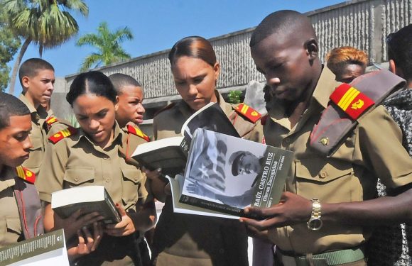 Presentan en Guantánamo las Obras Escogidas de Raúl Castro