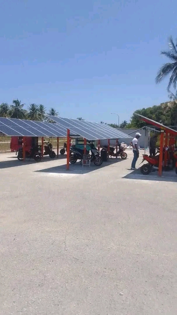 Cuba inaugura solinera en La Habana del Este para impulsar movilidad eléctrica