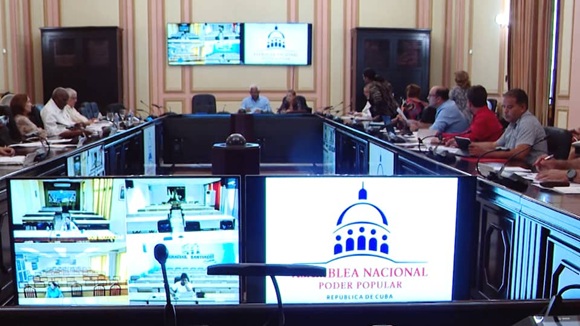 Consejo de Estado de Cuba aprueba cuatro decretos leyes clave para reformas económicas
