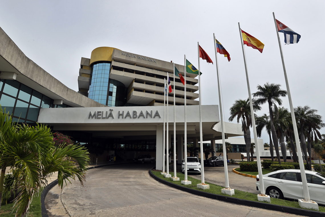 Empresas españolas se retiran de Cuba