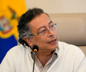 Petro denuncia fraude electoral