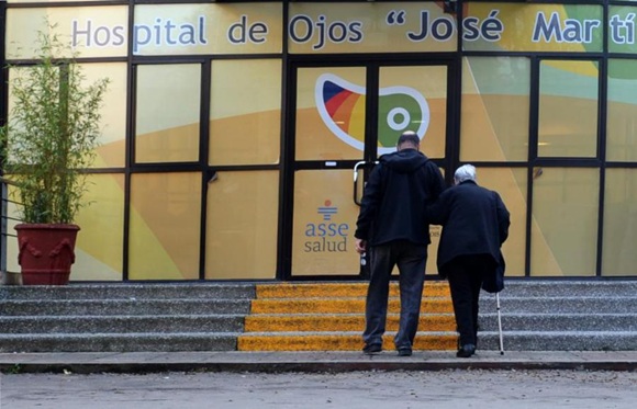 Uruguay advierte retroceso en atención oftalmológica si se retira brigada médica cubana