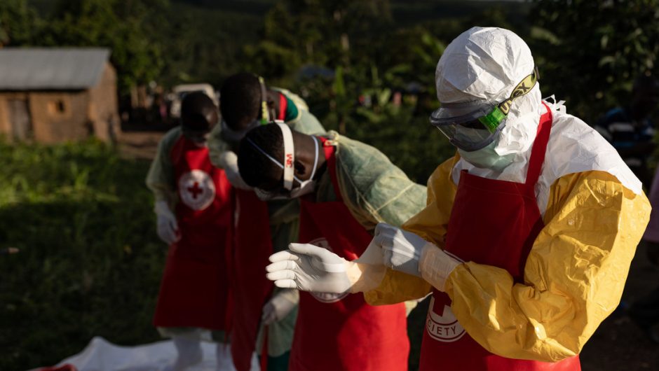 OMS declara emergencia por brote de ébola