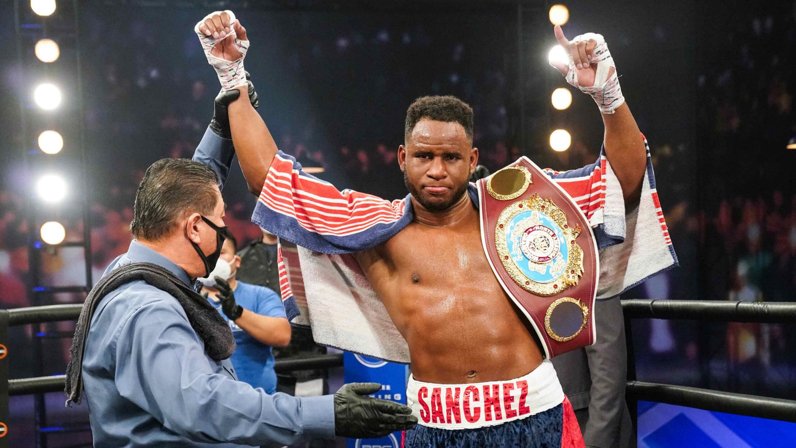 Cubanos destacan en boxeo internacional