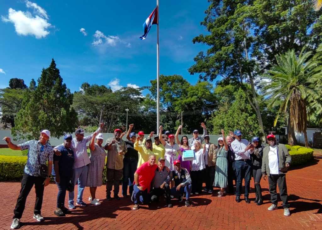 Zimbabwenses graduados en Cuba apoyan a la isla