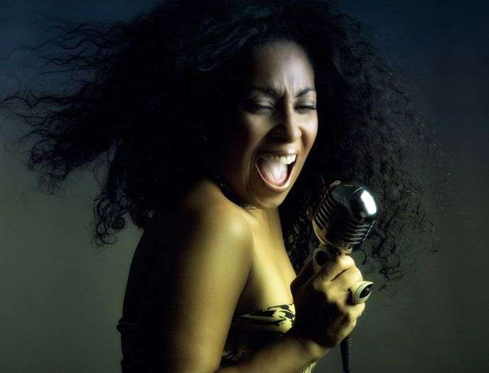 La cantante cubana Osdalgia lleva su descarga musical a Valencia