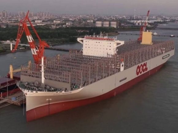 China lanza el mayor portacontenedores impulsado por metanol