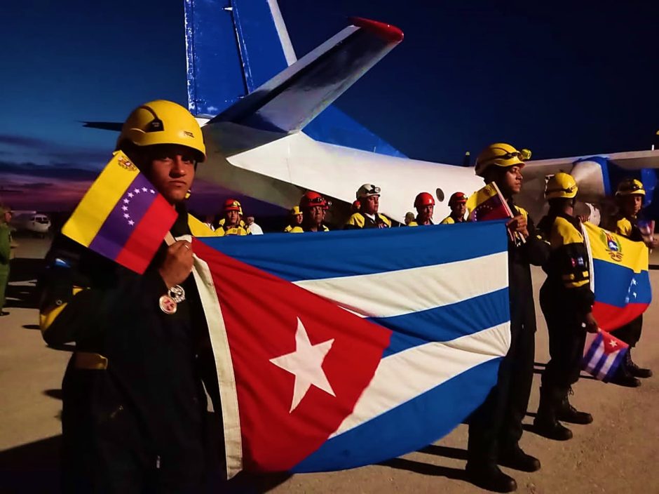 Cuba recibe brigada de rescate