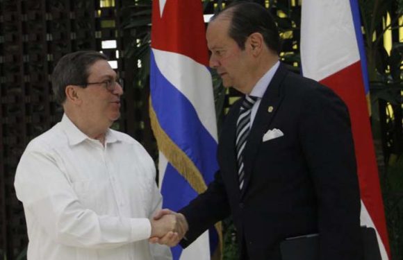 Cancilleres de Cuba y Panamá se reúnen para fortalecer relaciones bilaterales