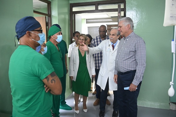 Díaz-Canel reconoce labor del Cardiocentro William Soler en salud infantil cubana