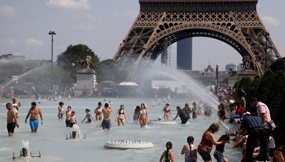 Francia sufre ola de calor