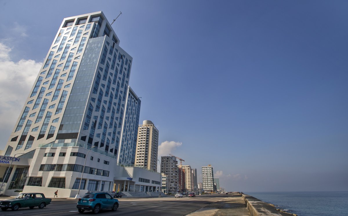 Iberostar deja de operar 12 hoteles en Cuba y Aston abandona el país