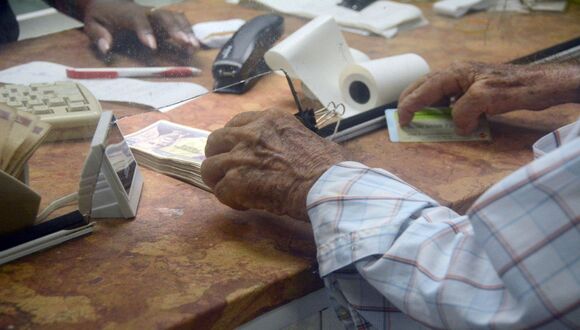 Cuatro municipios de La Habana inician pagos a jubilados en centros comerciales