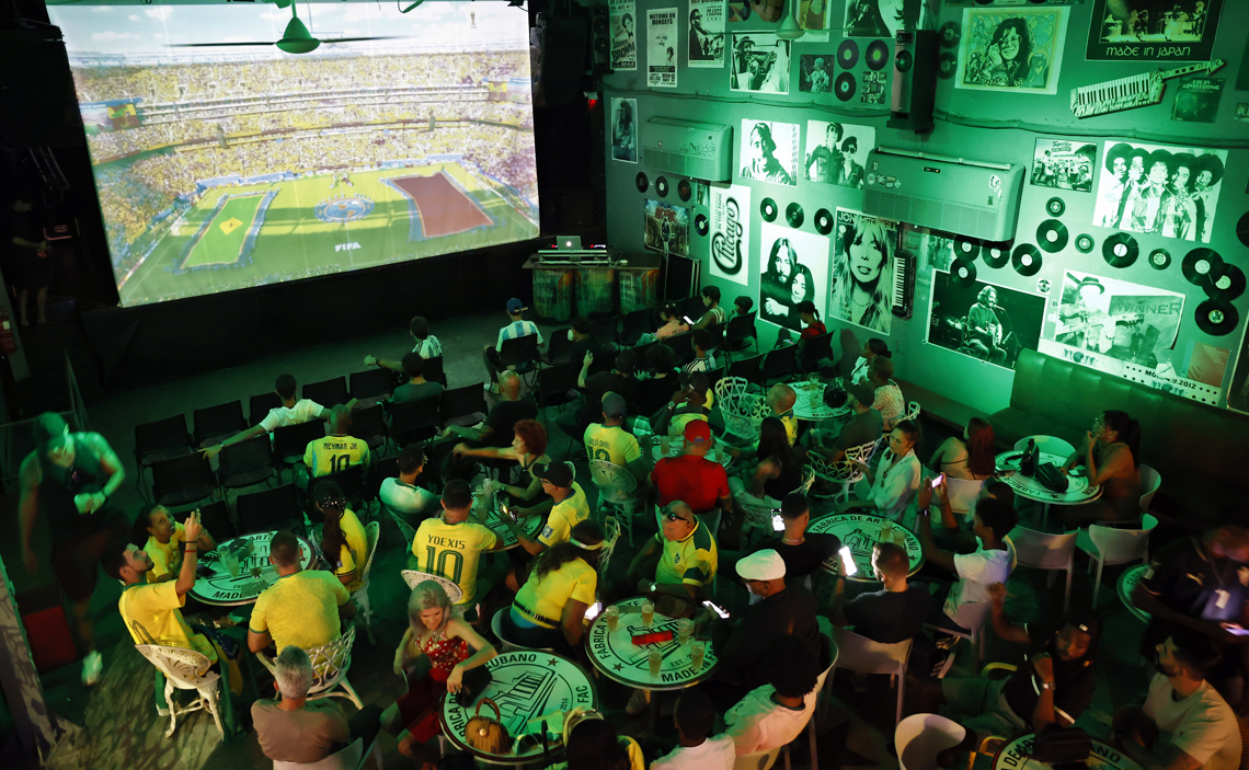 Fábrica de Arte Cubano reabrirá temporalmente para transmitir el Mundial de Fútbol