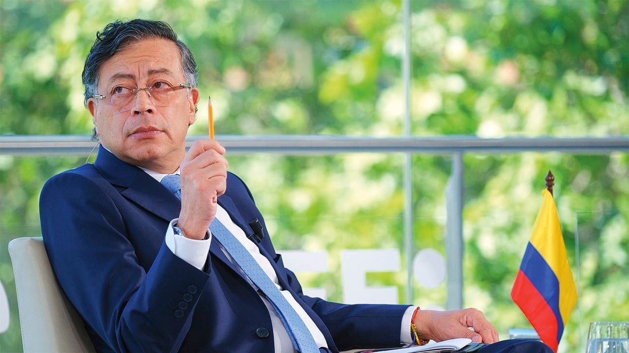 Gustavo Petro denuncia fraude electoral electrónico en Colombia