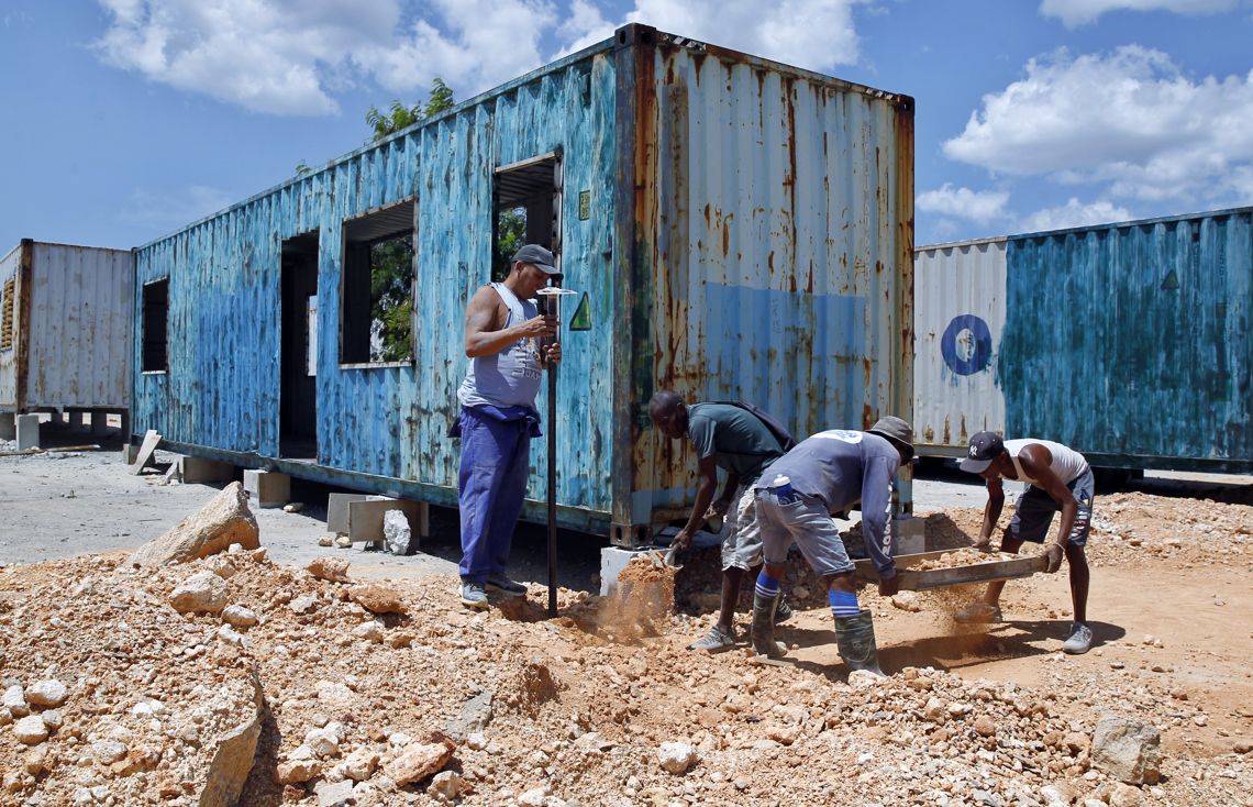 Cuba: contenedores como viviendas