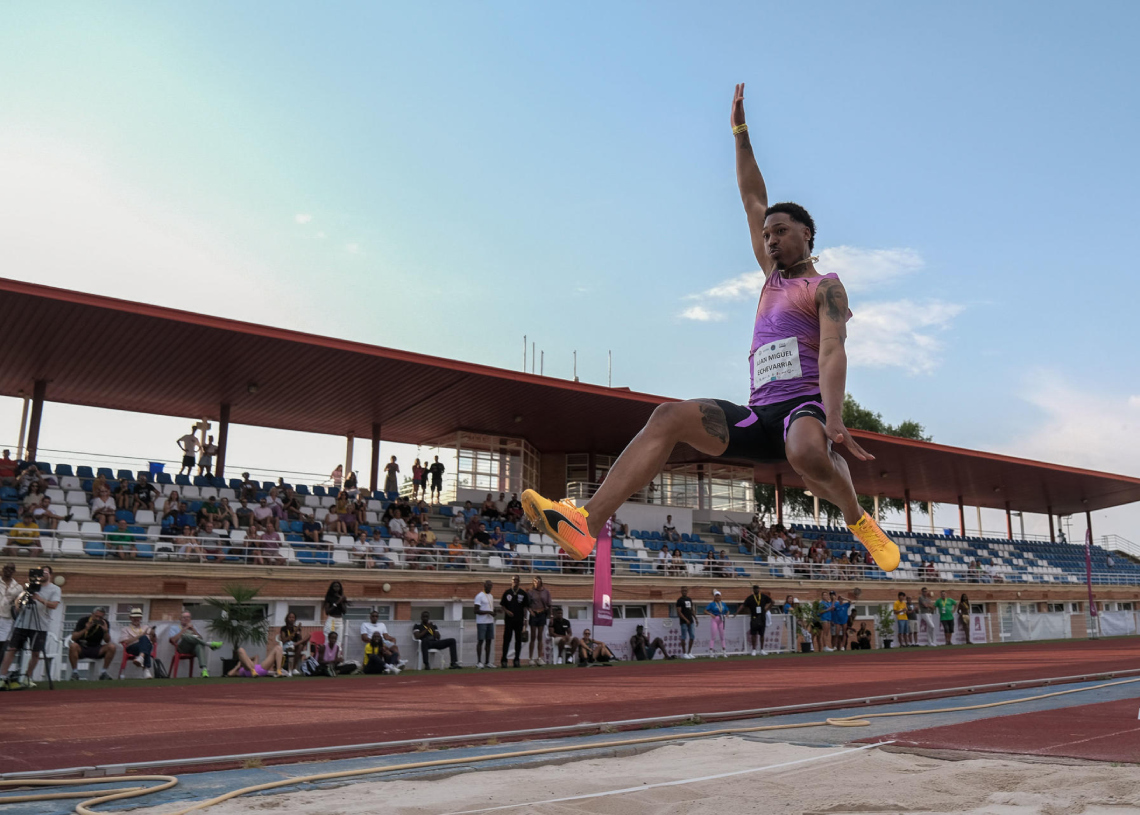 Juan Miguel Echevarría logra su mejor marca del año en España