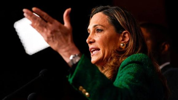 Congresista republicana María Elvira Salazar critica la política migratoria de Trump
