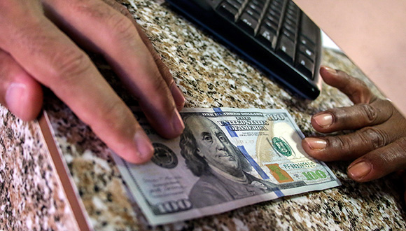 Cuba actualiza normas para gestión y control de divisas